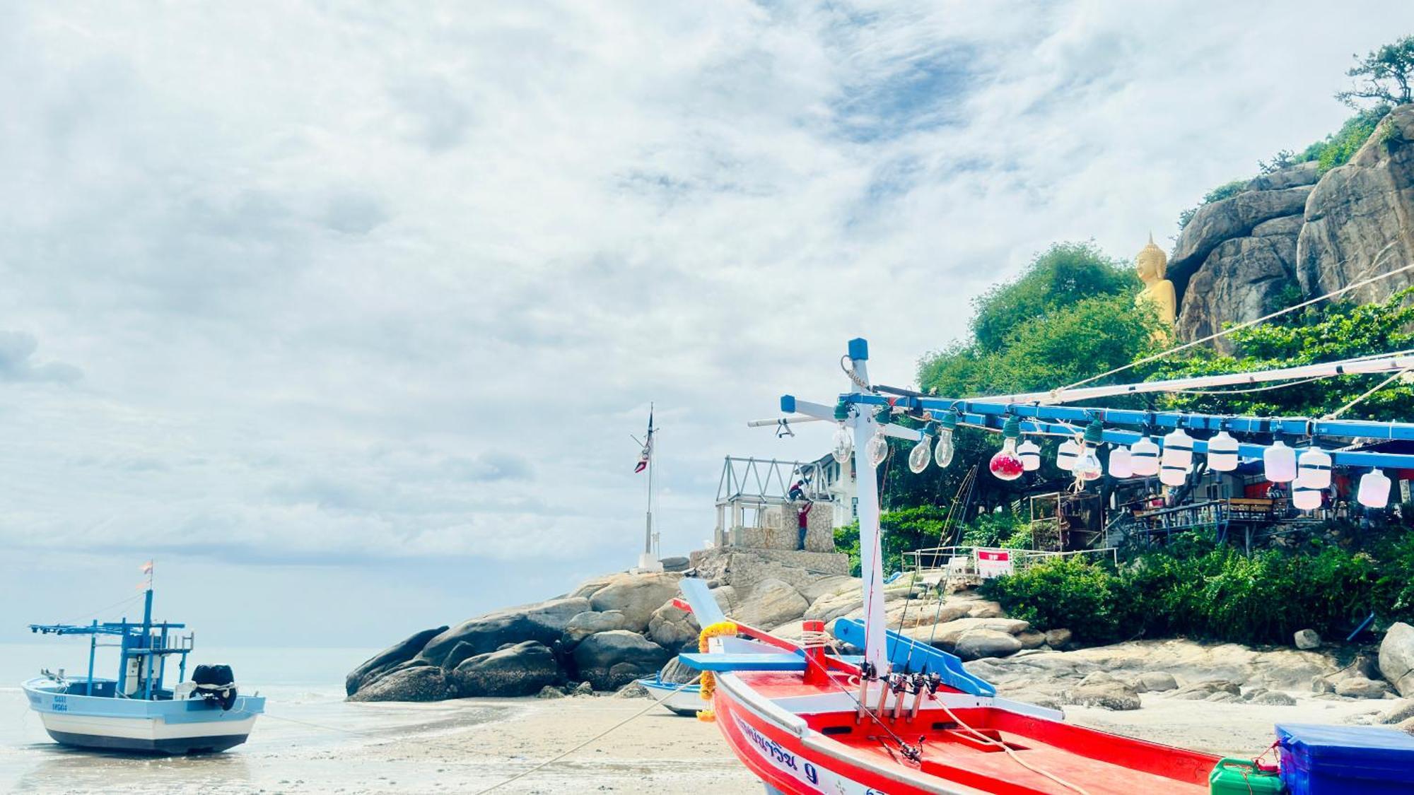 Sea&Mountain View,5 Mins Walk To Famous Beach With King Size Bed 후아 힌 외부 사진