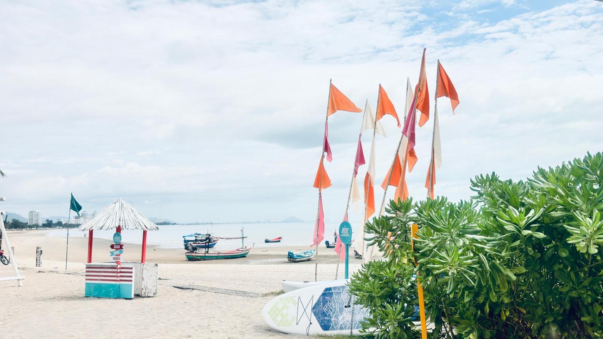 Sea&Mountain View,5 Mins Walk To Famous Beach With King Size Bed 후아 힌 외부 사진